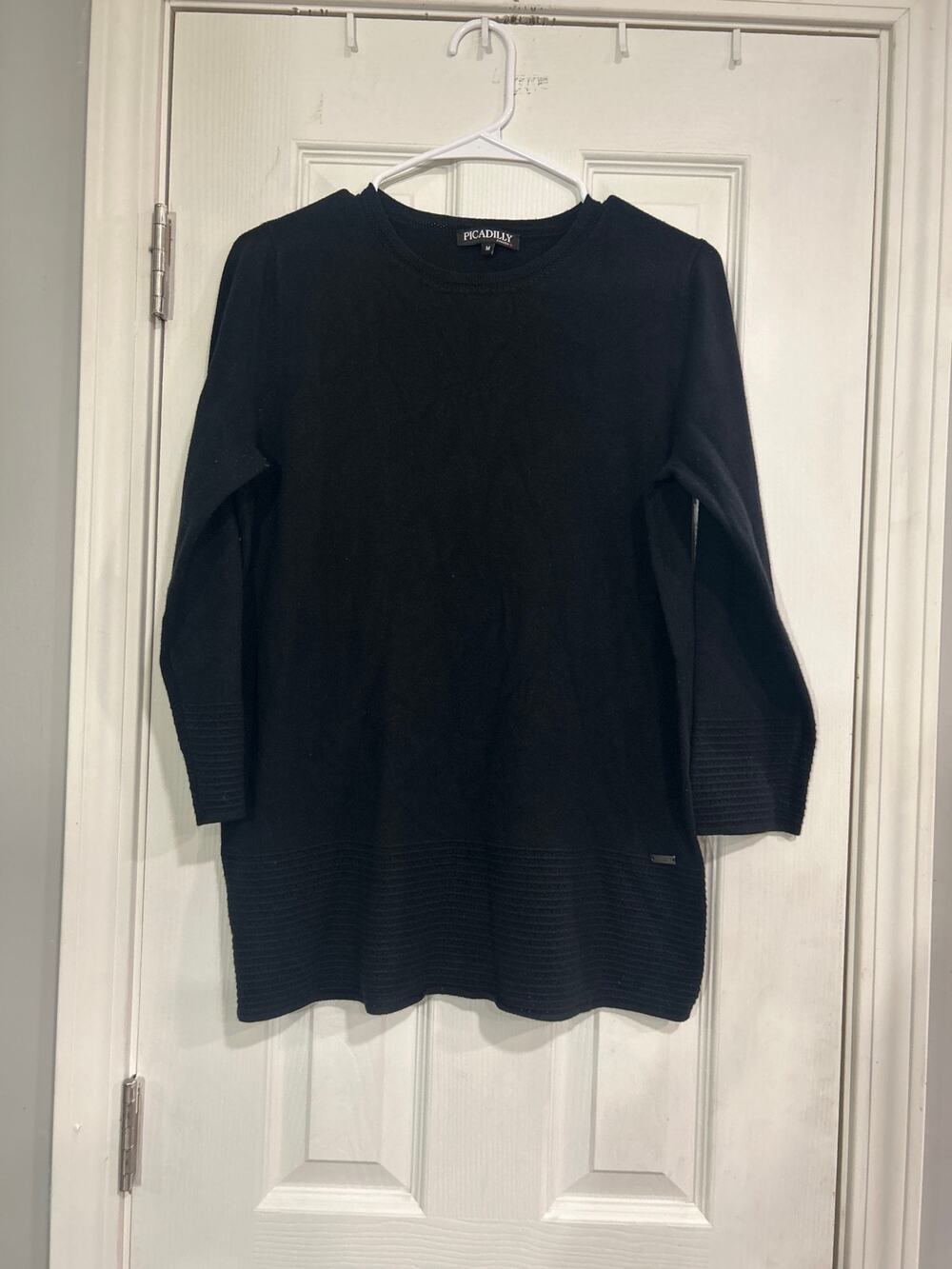 Picadilly Canada Women's Black Knit Sweater Size M Ribbed Trim Crew Neck GUC